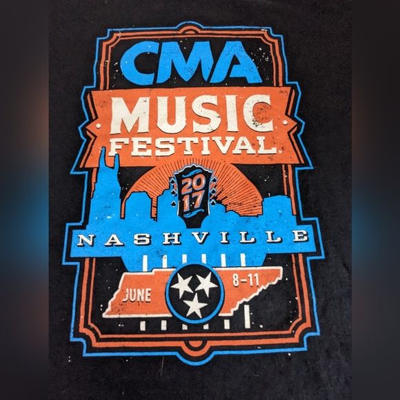 CMA Music Festival 2017 Featuring Lineup on back Medium Unisex - Picture 2 of 6